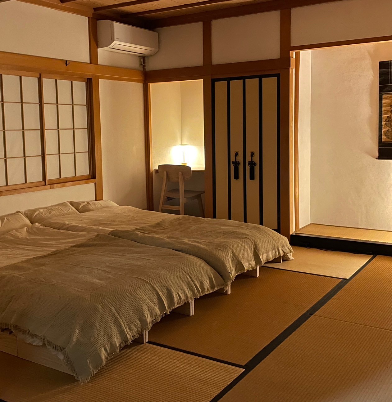 野町邸の畳の寝室